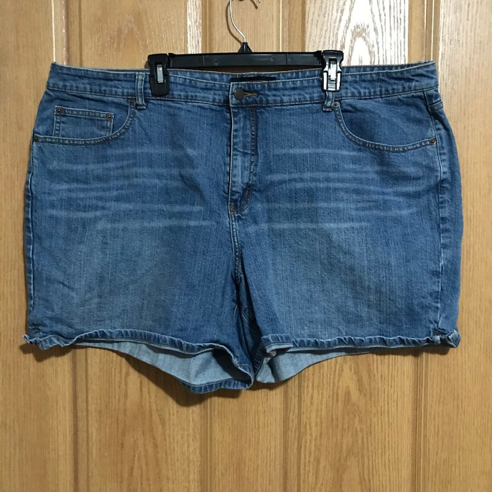 Venezia jean shorts size 26